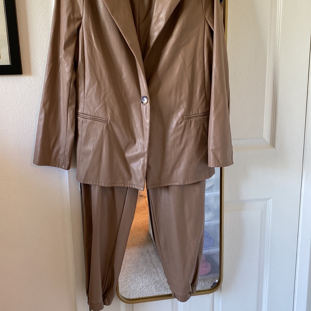 ASOS DESIGN SET jersey leather-look sweatpants and jacket in tan US 10 - Picture 4 of 11